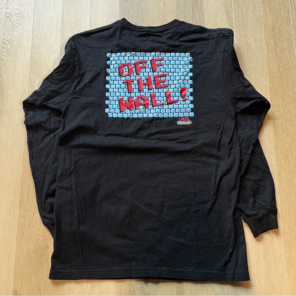 Vans Nintendo Long Sleeve. Size M.